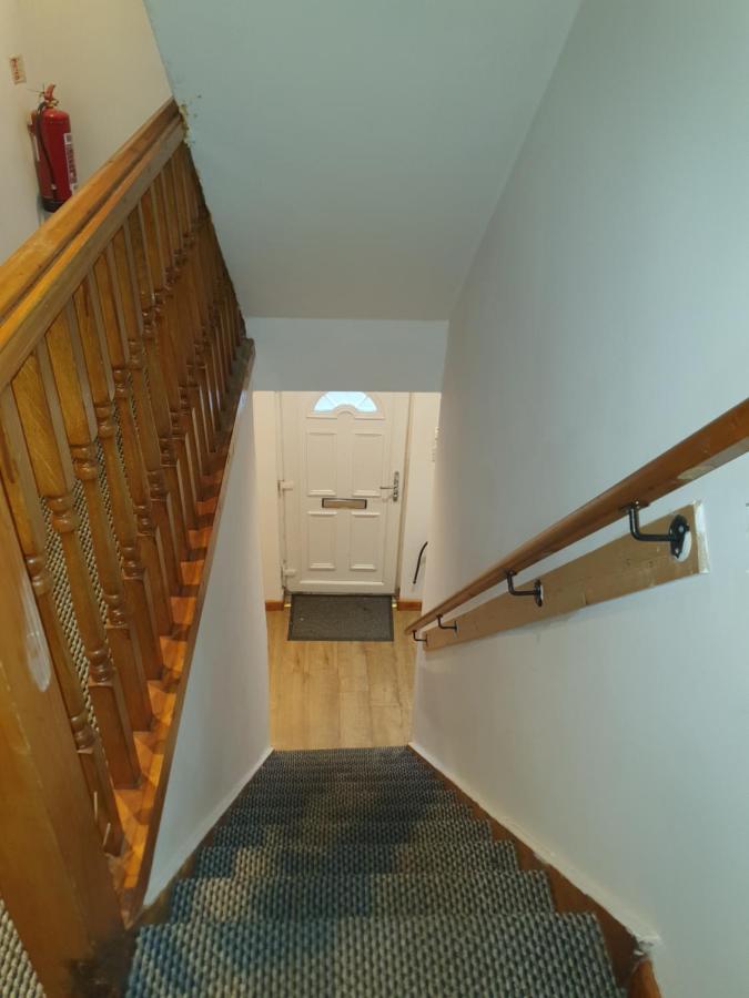 No 10 Limehouse Apartment โอลดัม ภายนอก รูปภาพ