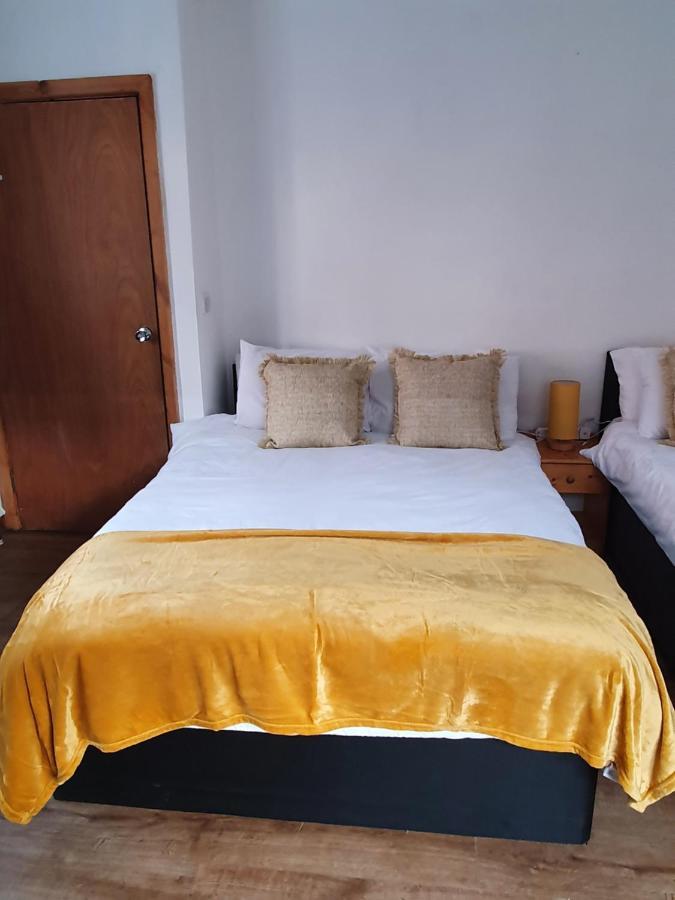 No 10 Limehouse Apartment โอลดัม ภายนอก รูปภาพ