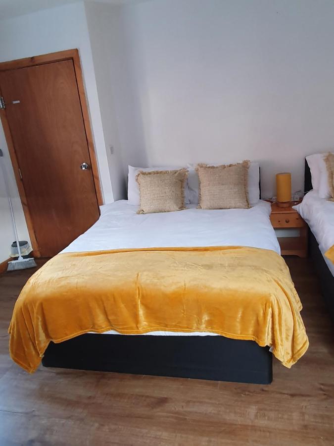 No 10 Limehouse Apartment โอลดัม ภายนอก รูปภาพ