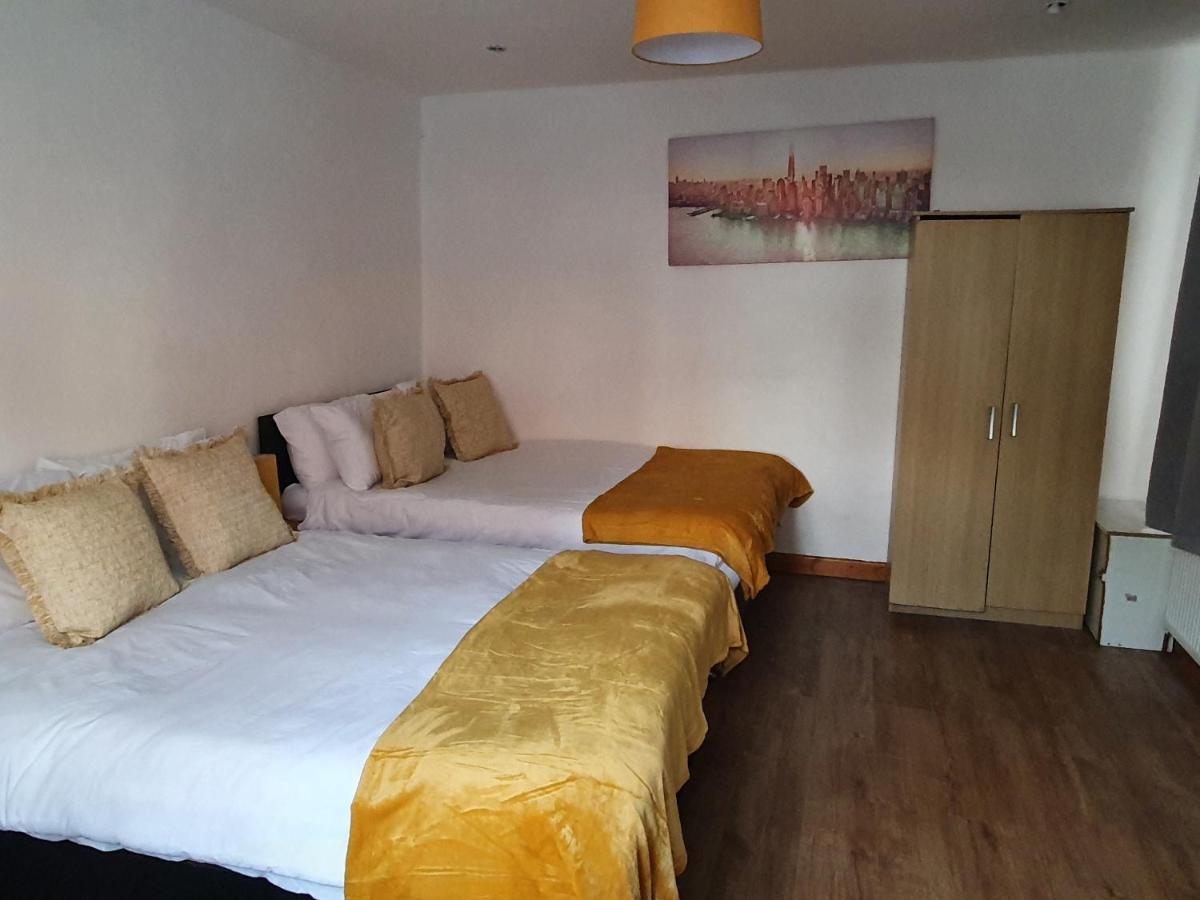 No 10 Limehouse Apartment โอลดัม ภายนอก รูปภาพ