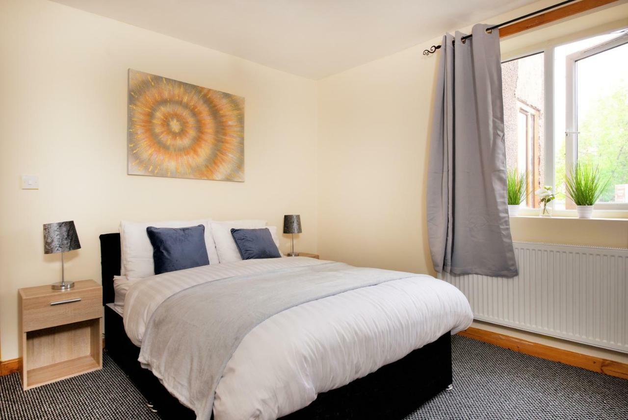 No 10 Limehouse Apartment โอลดัม ภายนอก รูปภาพ